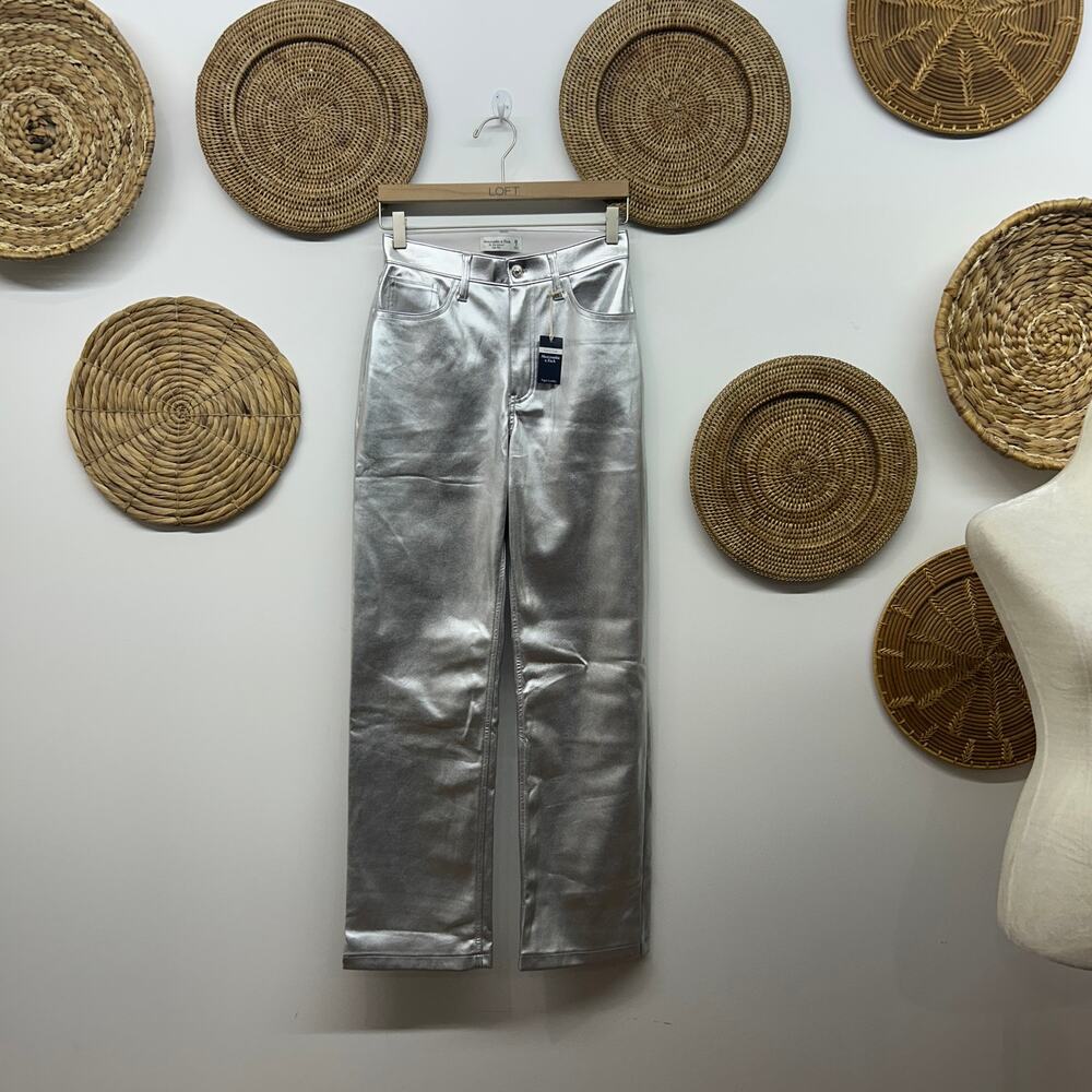 NEW Abercrombie Curve Love 90s Relaxed High Rise Pants 26/2 Silver Faux Leather